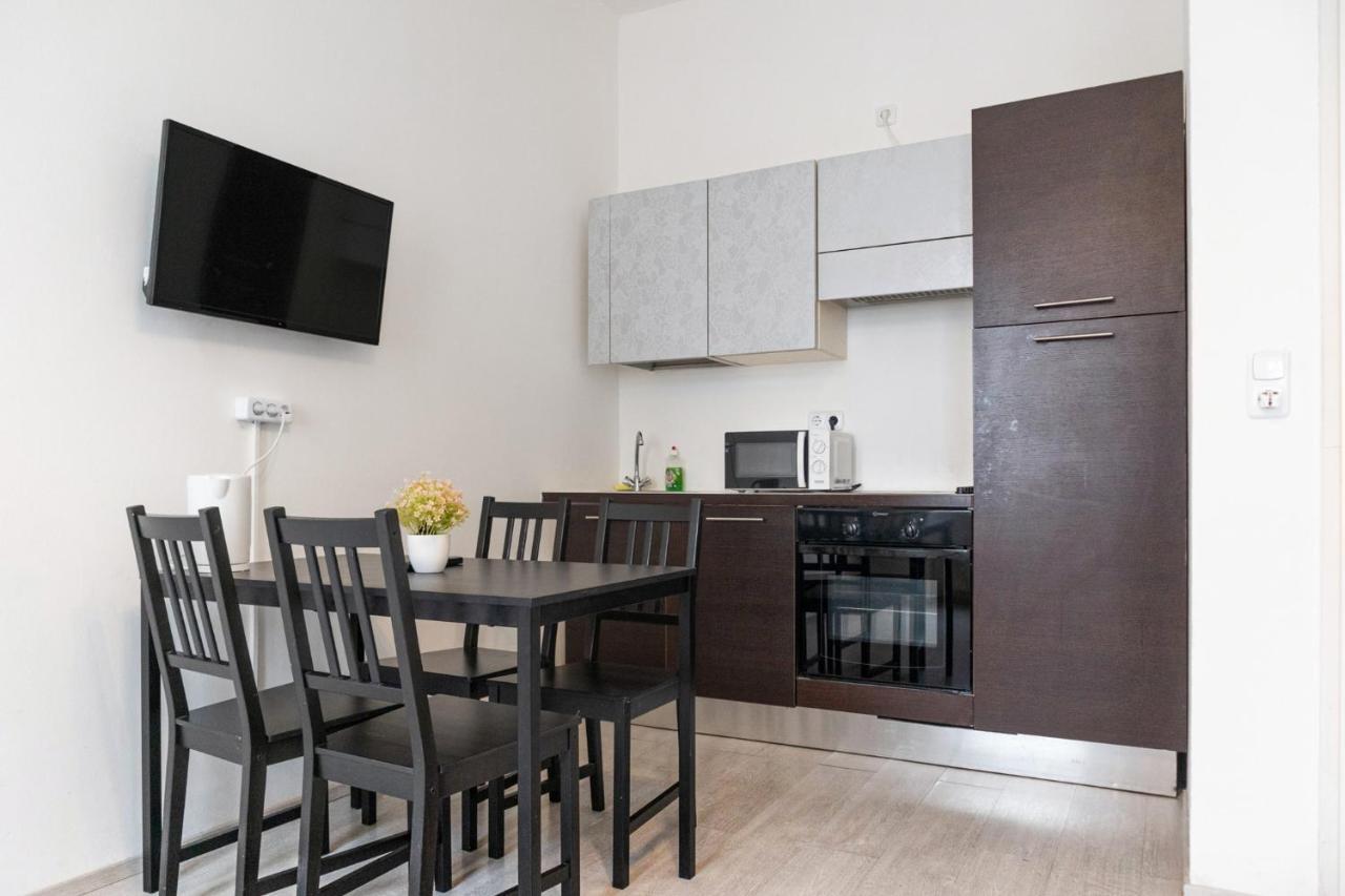 Pleasant 2Br - Perfect For Long Stays Wien Eksteriør bilde